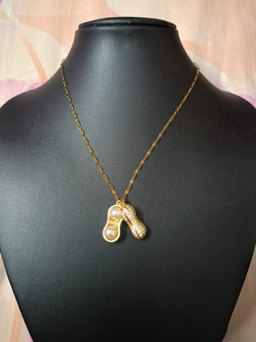 Anti-Tarnish Korean Necklace – A Blend of Elegance & Durability