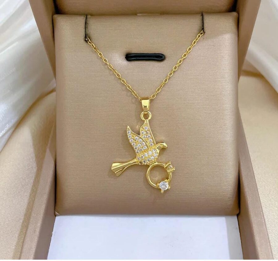 Anti-Tarnish Korean Necklace – A Blend of Elegance & Durability